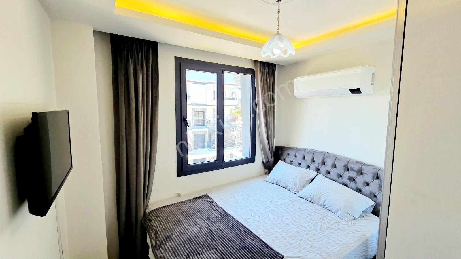 Didim'de İngilizden Elit Site İçerisinde Ful Eşyalı Asansörlü Satılık 2+1 Daire - Görsel 26