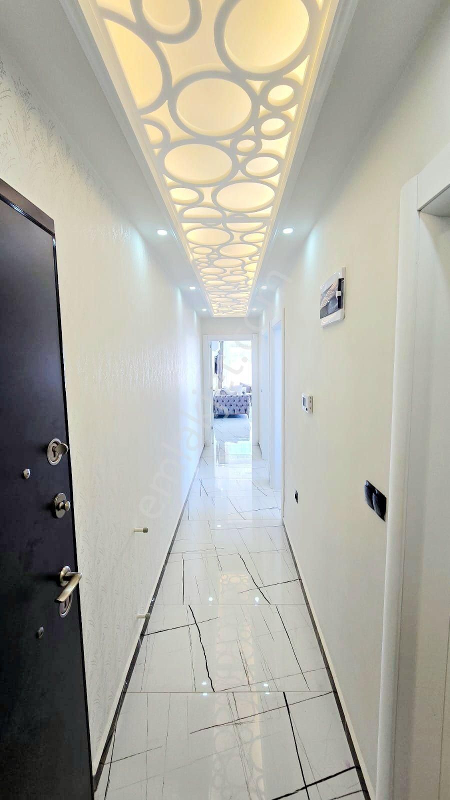 Didim'de İngilizden Elit Site İçerisinde Ful Eşyalı Asansörlü Satılık 2+1 Daire - Görsel 27