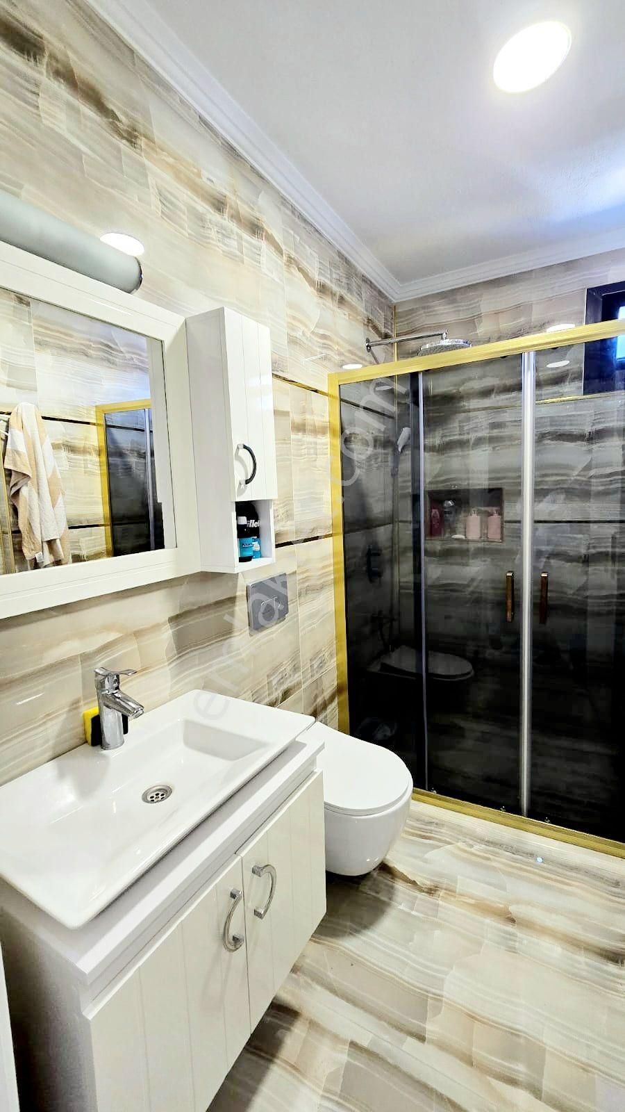 Didim'de İngilizden Elit Site İçerisinde Ful Eşyalı Asansörlü Satılık 2+1 Daire - Görsel 28