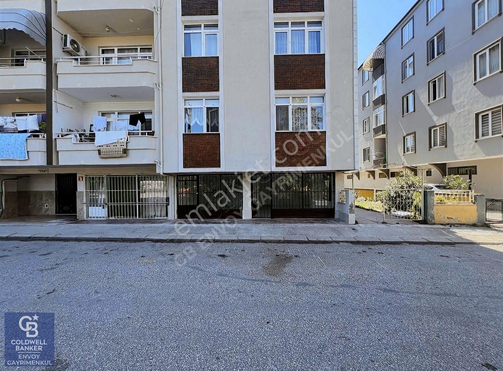 Gölcük Kavaklı Kiralık Dükkan & Mağaza Envoy'dan Kavaklı'da Çarşamba Pazarı İçinde 40m² Kiralık İşyeri