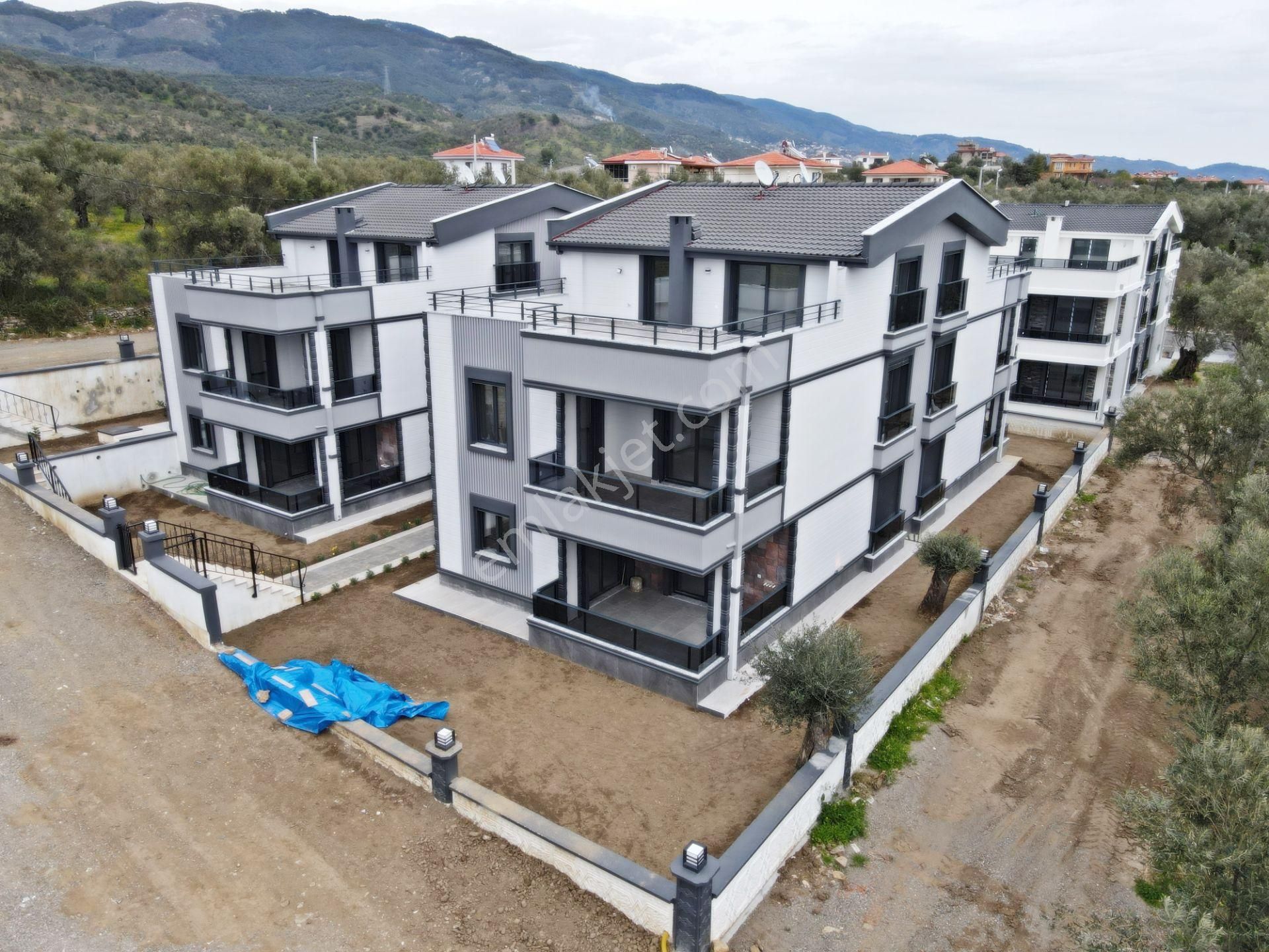 Edremit Altınoluk Satılık Villa  HAYALİNİZDEKİ DENİZ VE DAĞ MANZARAYA SAHİP 4+1 VİLLA