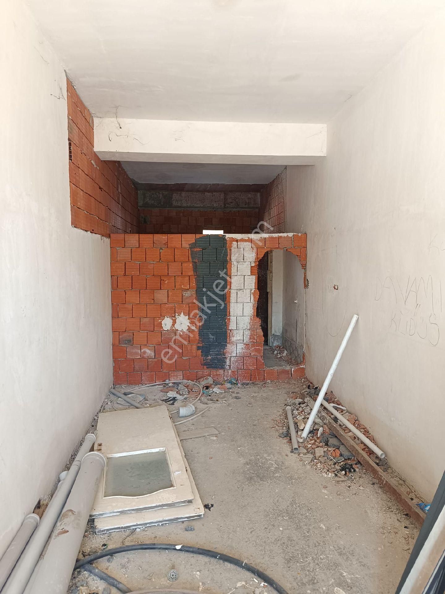 Kirazlı Metronun Yanında Kiralık Sıfır Dükkan - Görsel 4