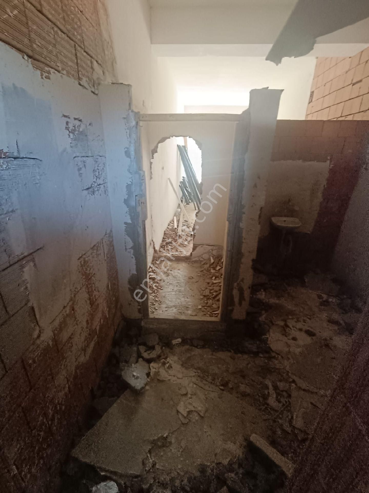 Kirazlı Metronun Yanında Kiralık Sıfır Dükkan - Görsel 6