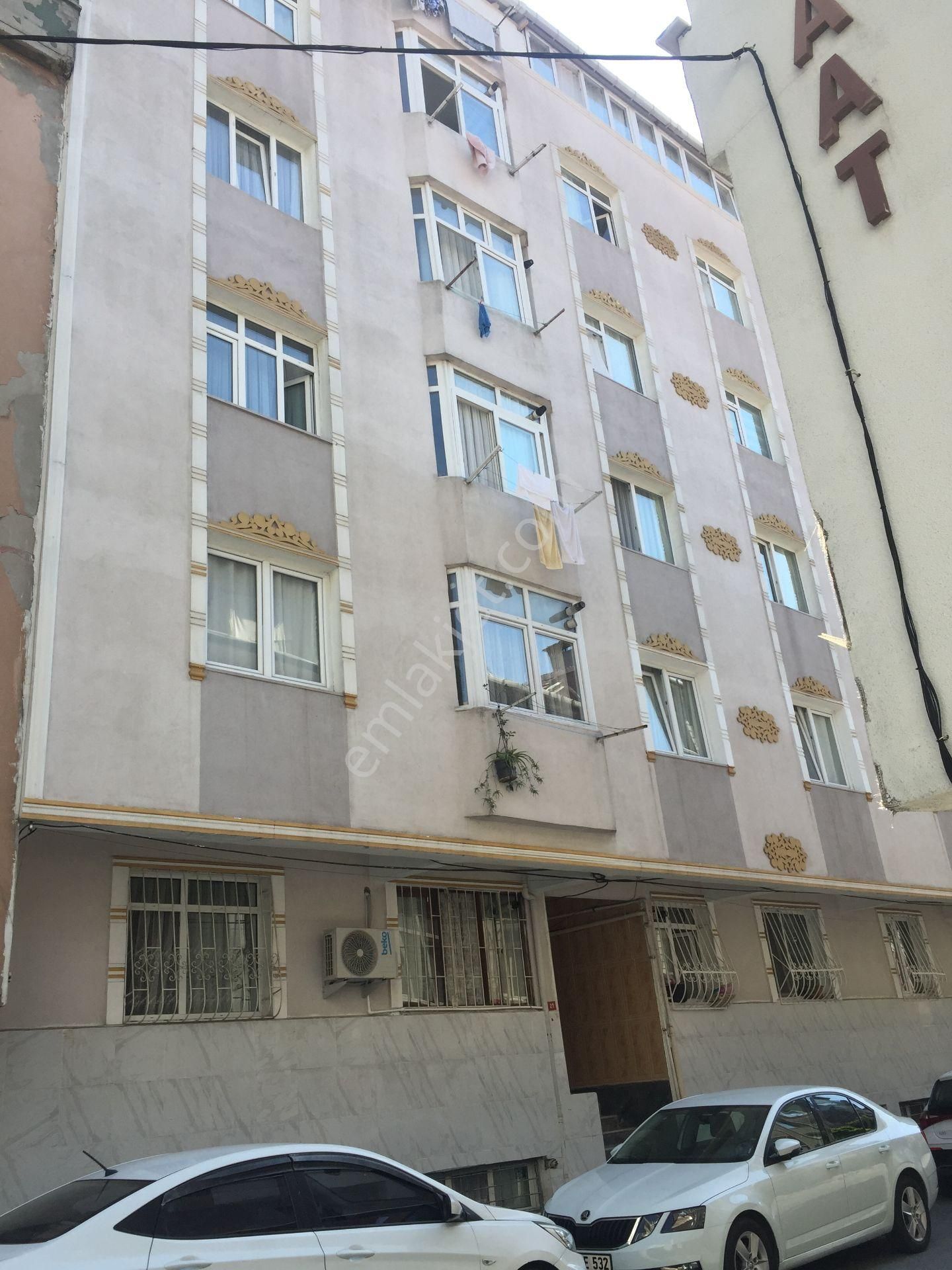 Bağcılar Yıldıztepe Satılık Daire  Bağcılar Yıldıztepe Mahallesinde satılık 3+1 130m2 daire