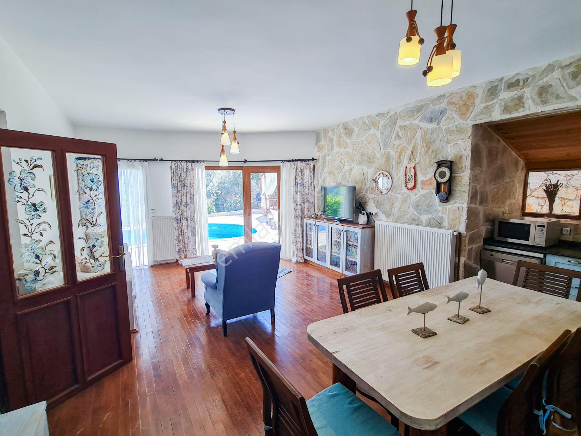 916 M2 Arsa İçinde 4+1 Ve 5+1 İki Villa (birlikte Satılık) - Görsel 6