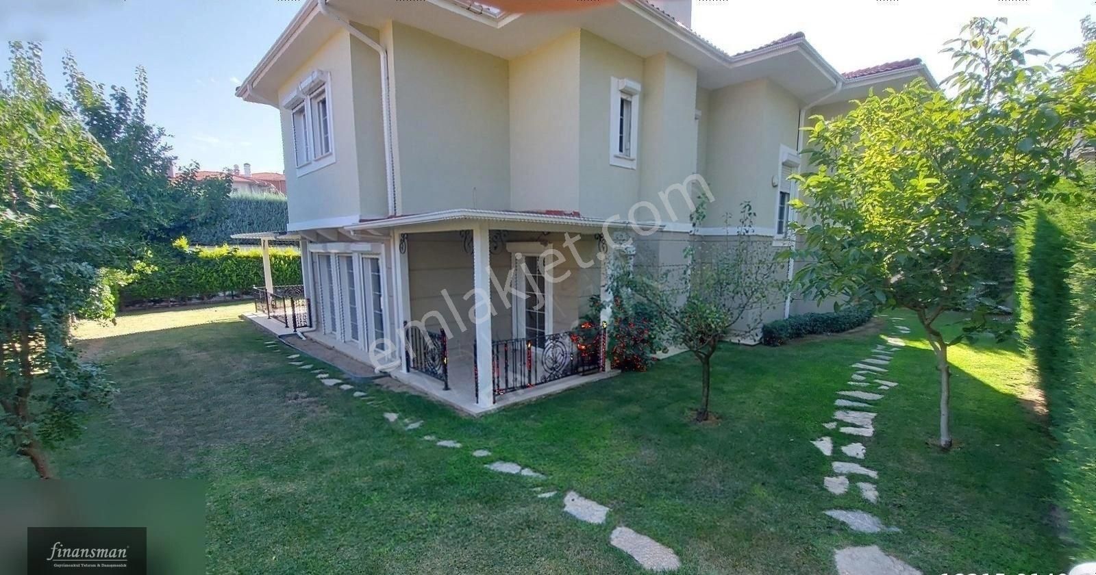 Başakşehir Bahçeşehir 2. Kısım Satılık Villa BUTİK SİTEDE.. GENİŞ BAHÇELİ.. TAM MÜSTAKİL.. DUBLEX 5+1 VİLLA..