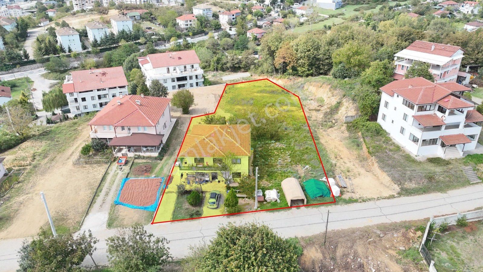 Düzce Merkez Şehit Murat Demir Satılık Müstakil Ev KONURALPTE 1.852 m2 ARSA İÇİNDE MUSTAKİL EV