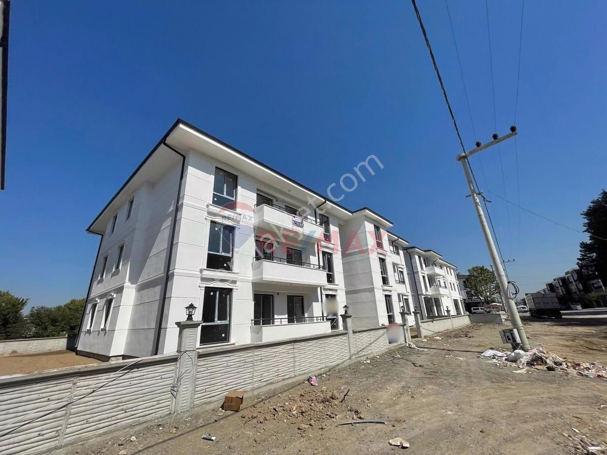 Arifiye Hanlıköy Satılık Daire HANLIKÖY'DE SATILIK SİTE İÇİNDE SIFIR 3+1 DAİRE / REMAX AY - BAHADIR EKER'DEN