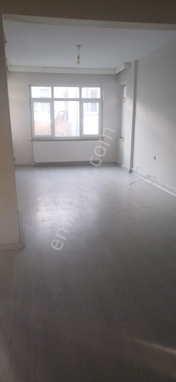 Şarköy İstiklal Kiralık Daire  ŞARKÖY'ÜN TAM MERKEZİNDE AİLE APARTMANINDA TADİLATI YAPILMIŞ KOMBİLİ KİRALIK DAİRE