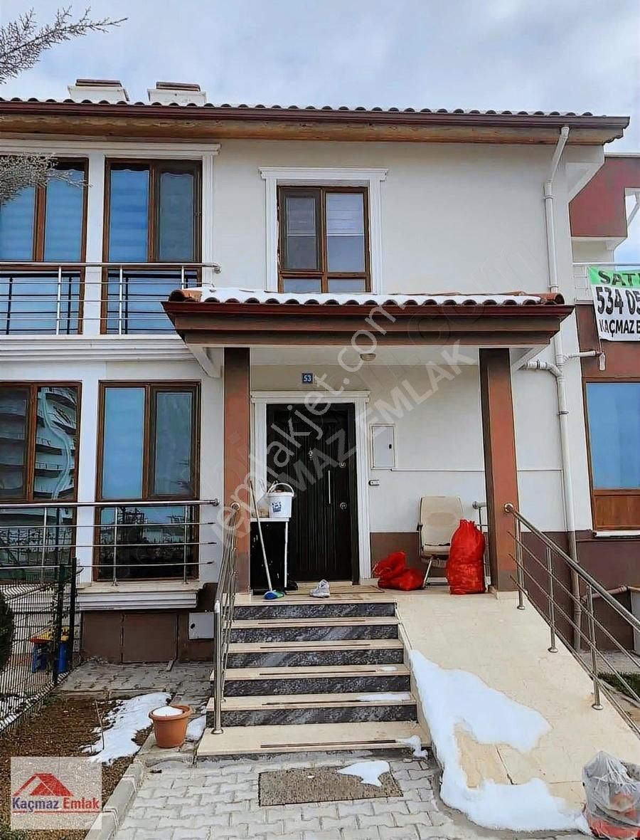 Sincan Alcı Satılık Villa SİNCAN ALCI MAHALLESİNDE 4+1 TAPULU İSKANLI SATILIK VİLLA