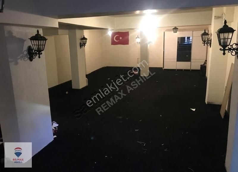 Ümraniye Esenşehir Satılık Fabrika Ashill'den Ümraniye Esenşehir Mah.kürkçüler Cd.satılık Dükkan