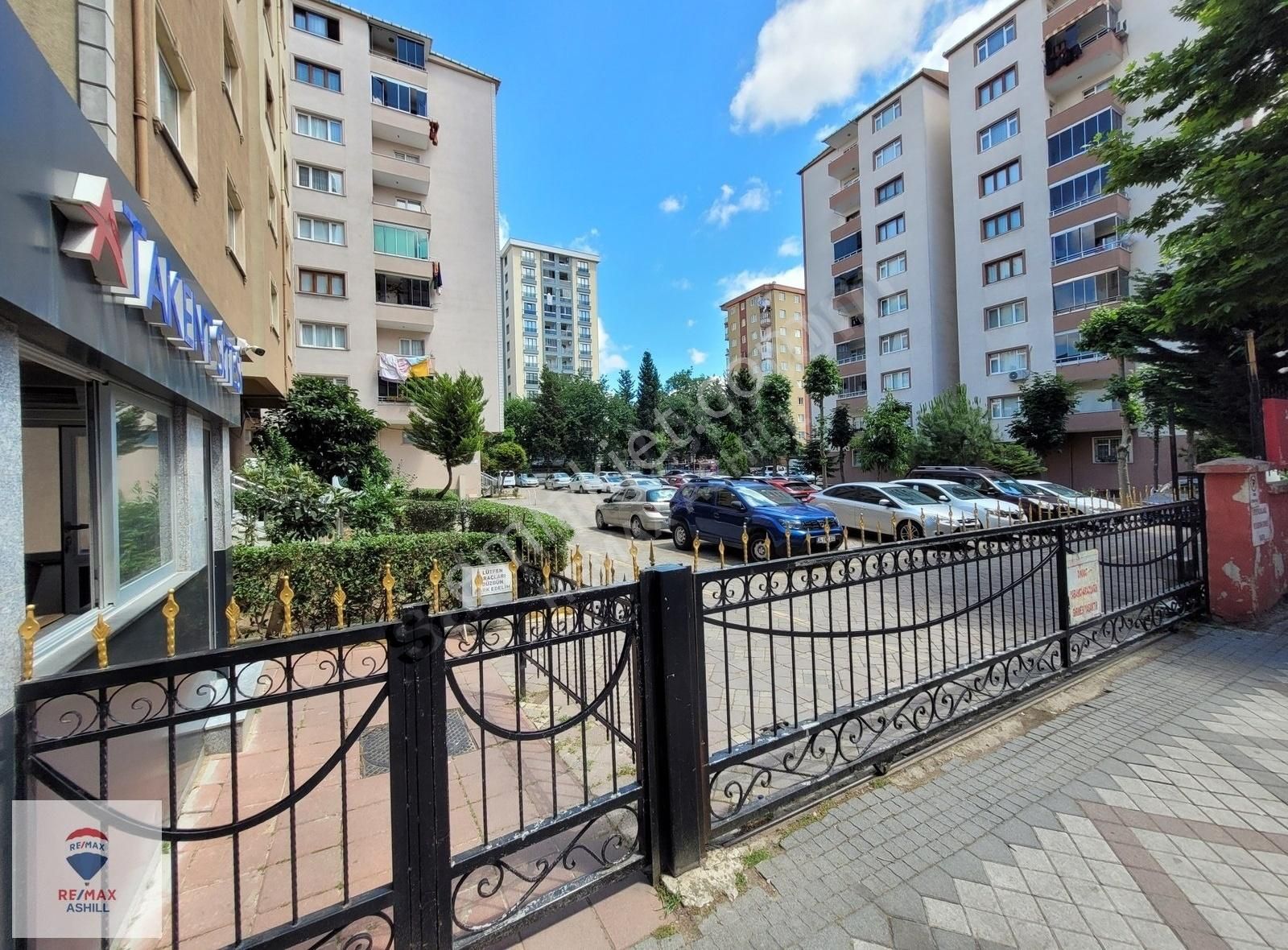 Bağcılar Güneşli Satılık Daire AsHill'den Güneşli Atakent Sitesinde 3+1 Ara Kat Bakımlı Daire