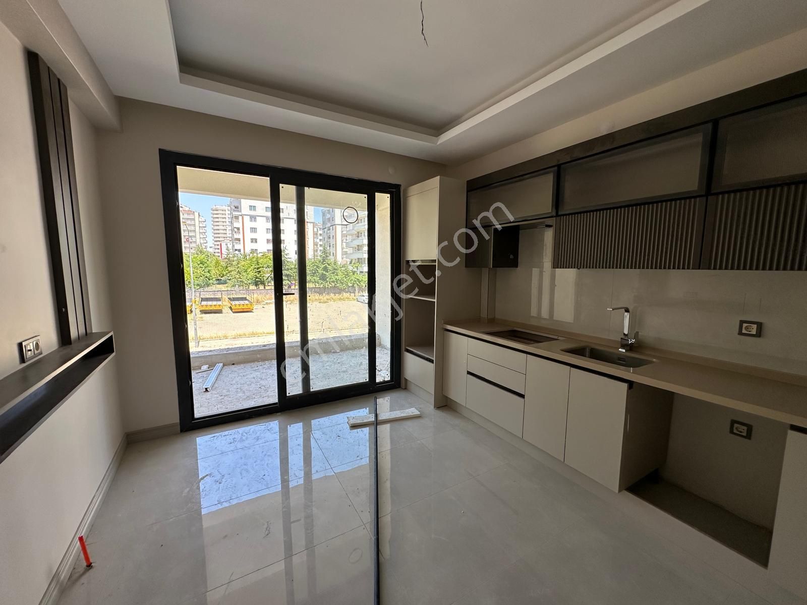 Rota Dan Kent Meydanı Tünç Yapıda 2+1 Satılık Lüks Daire
