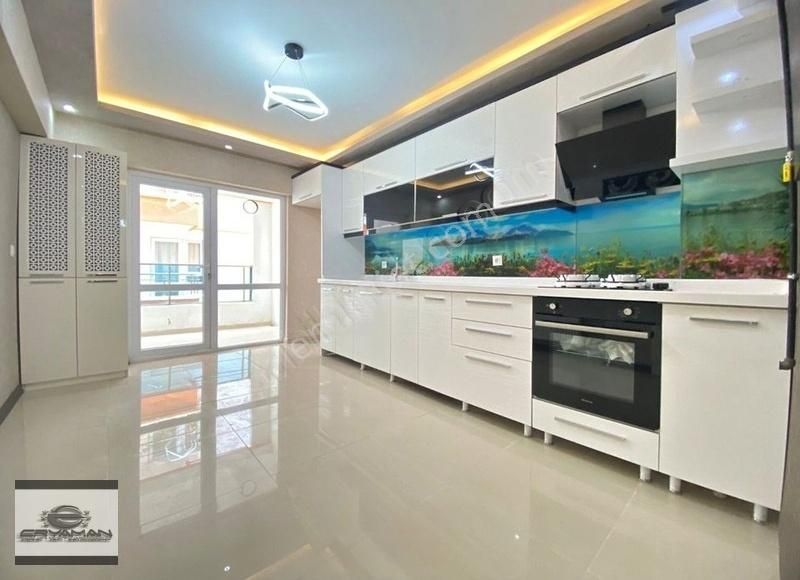 Beylikdüzü Gürpınar Satılık Daire 2+1 FLAT IN A CENTRAL LOCATION IN BEYLİKDÜZÜ GÜRPINAR