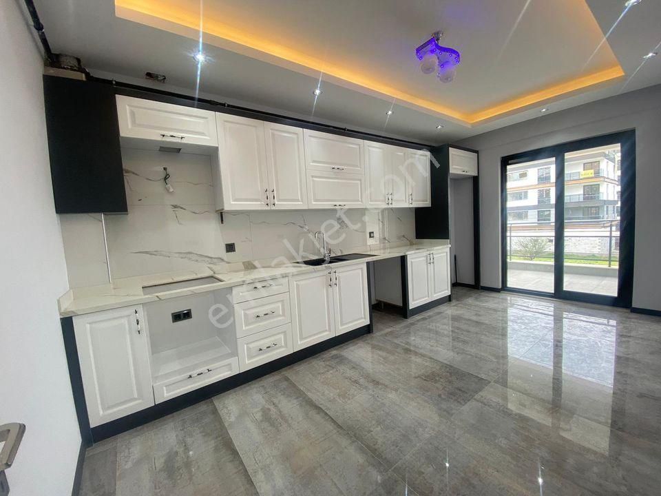 Beylikdüzü Adnan Kahveci Satılık Daire  BEYLİKDÜZÜ ADNAN KAHVECİ'DE 3+1 LÜX SATILIK DAİRE 