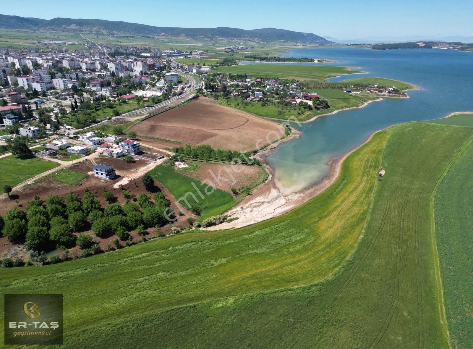 Pazarcık Menderes Satılık Tarla ER-TAŞ'TAN BARAJ YANI SATILIK YATIRIMLIK TARLA