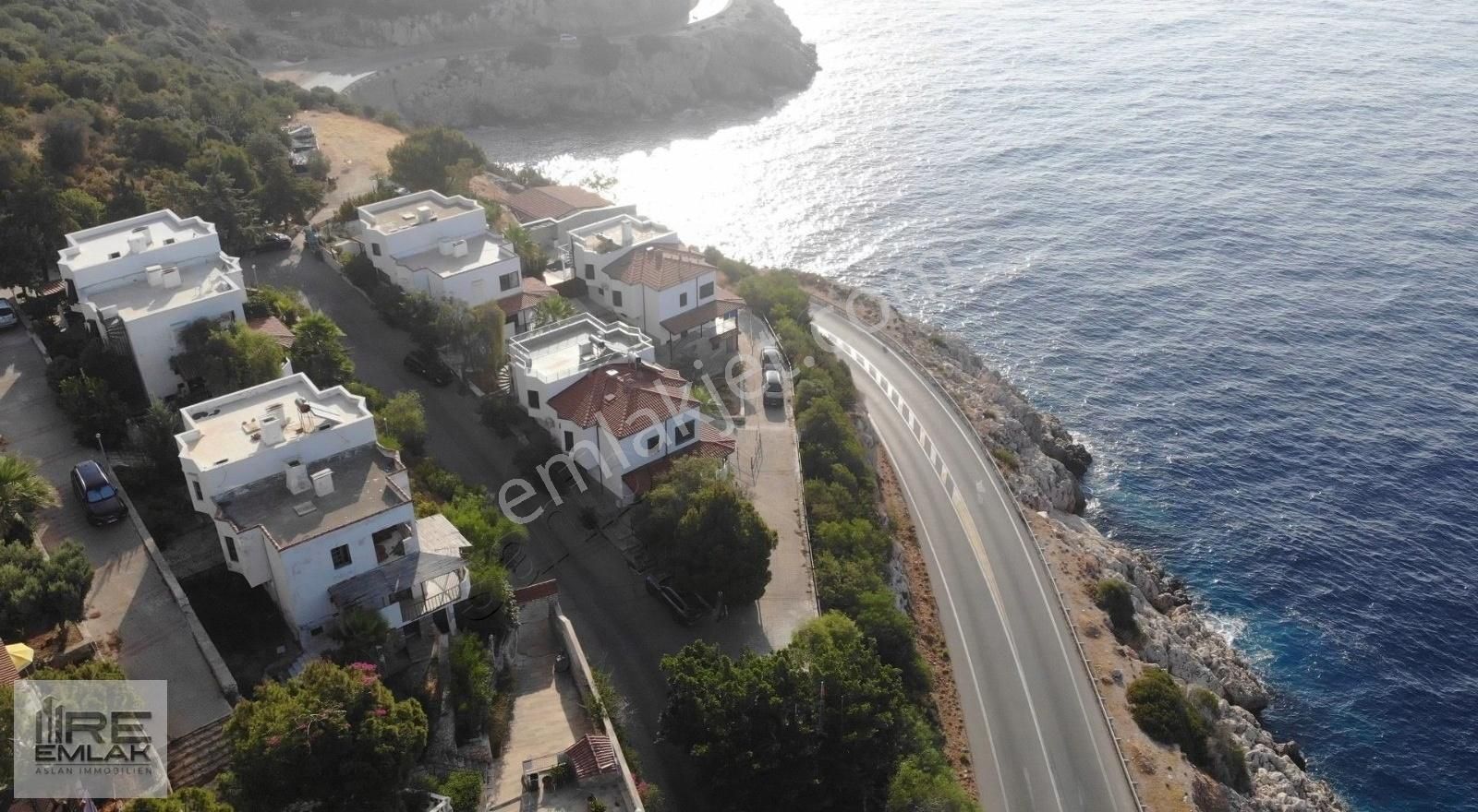 Kaş Gökçeören Satılık Villa Deniz Manzaralı Şahane Bir Villa