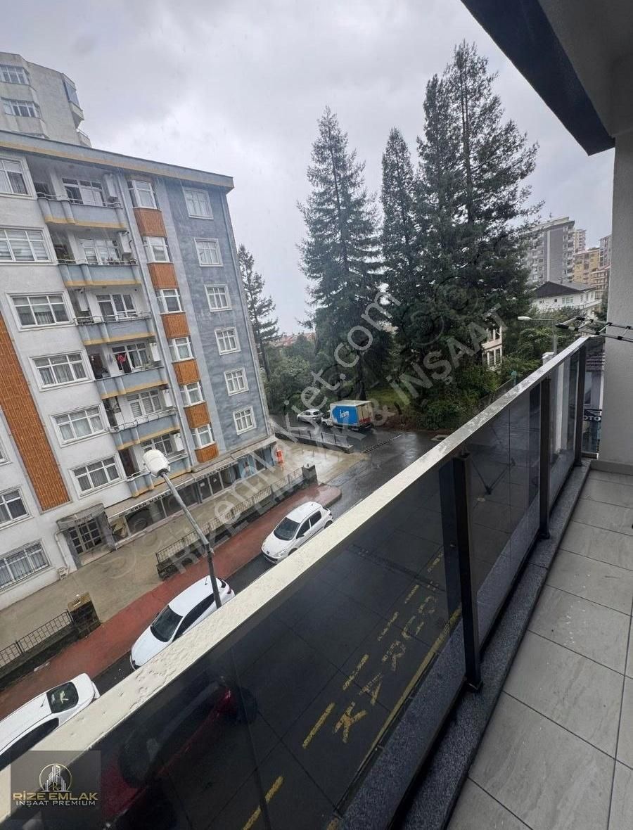 Rize Merkez Fener Satılık Daire FENER MAH. ANA YOL KENARINDA R.T.E KAMPÜS YANINDA 3+1 110 M2 !!