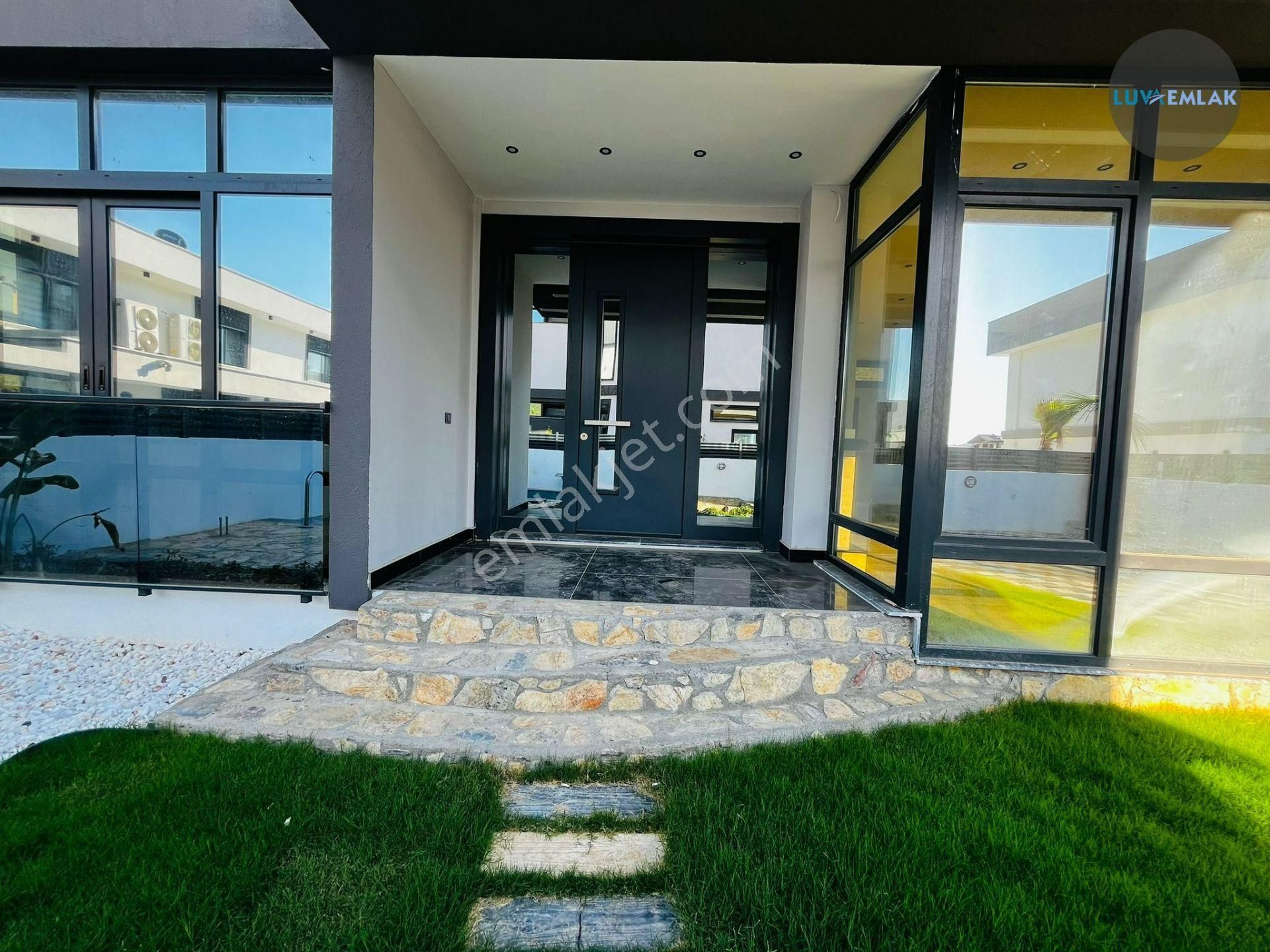 Didim Akbük'te Merkezi Konumda Özel Havuzlu Müstakil 4+1 Villa - Görsel 8