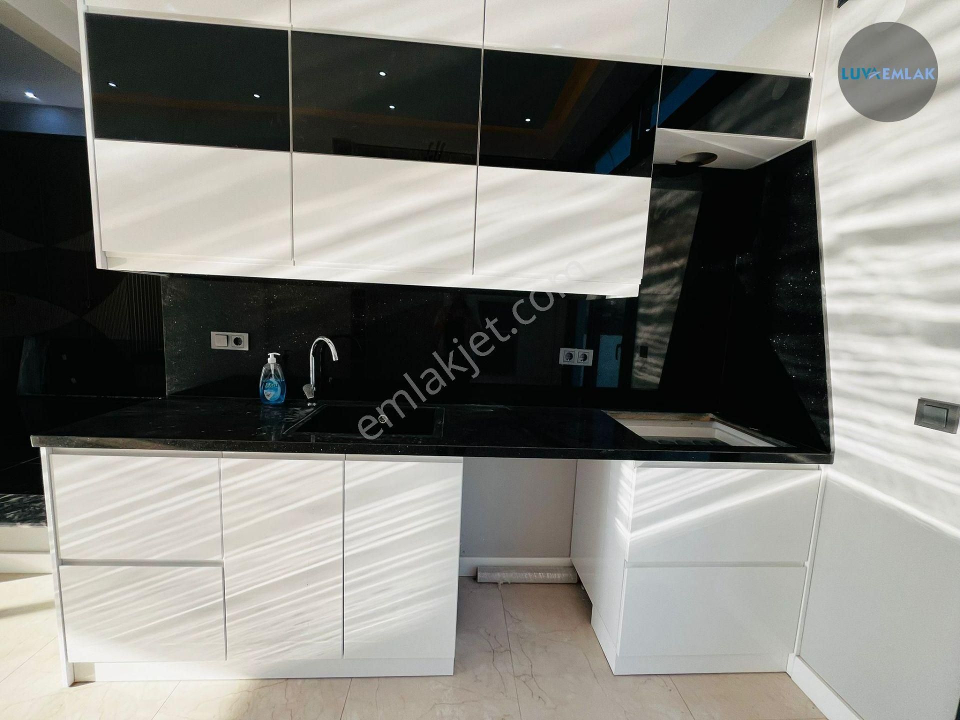 Didim Akbük'te Merkezi Konumda Özel Havuzlu Müstakil 4+1 Villa - Görsel 12