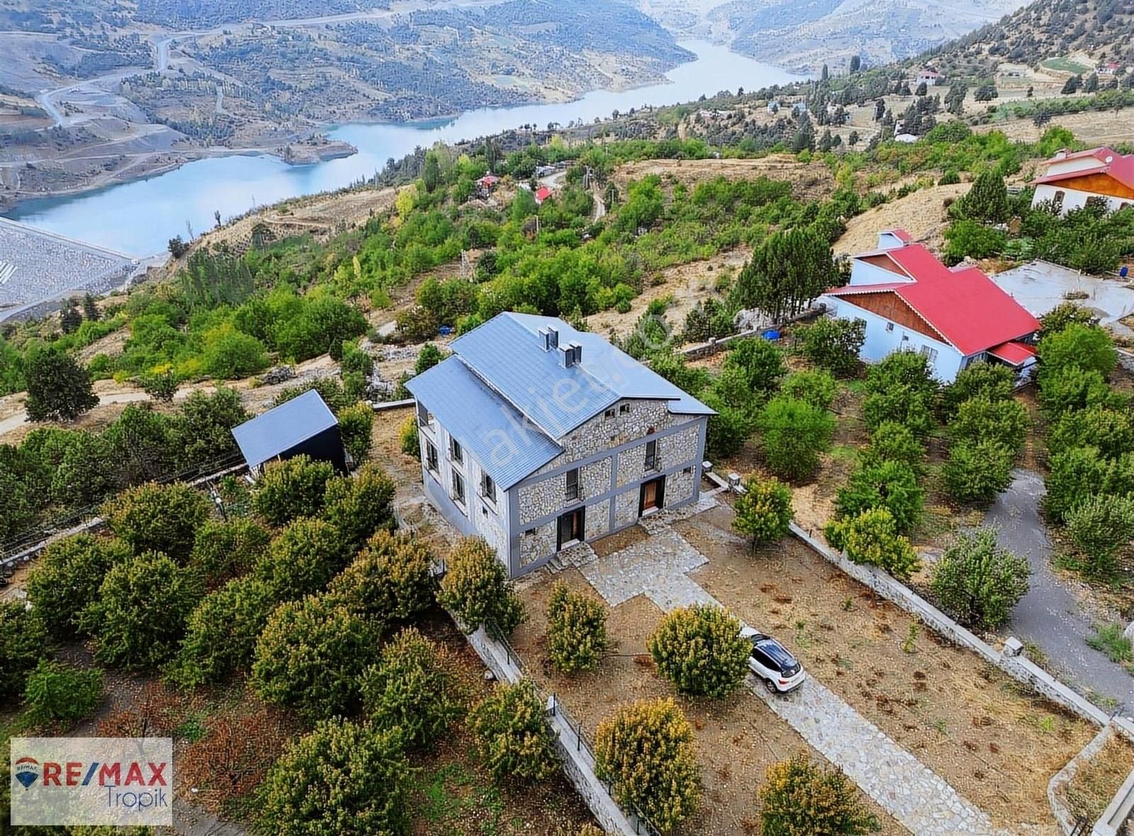 Erdemli Sorgun Satılık Villa REMAX TROPİK'TEN SORGUN BARAJ MANZARALI SATILIK İKİZ VİLLA