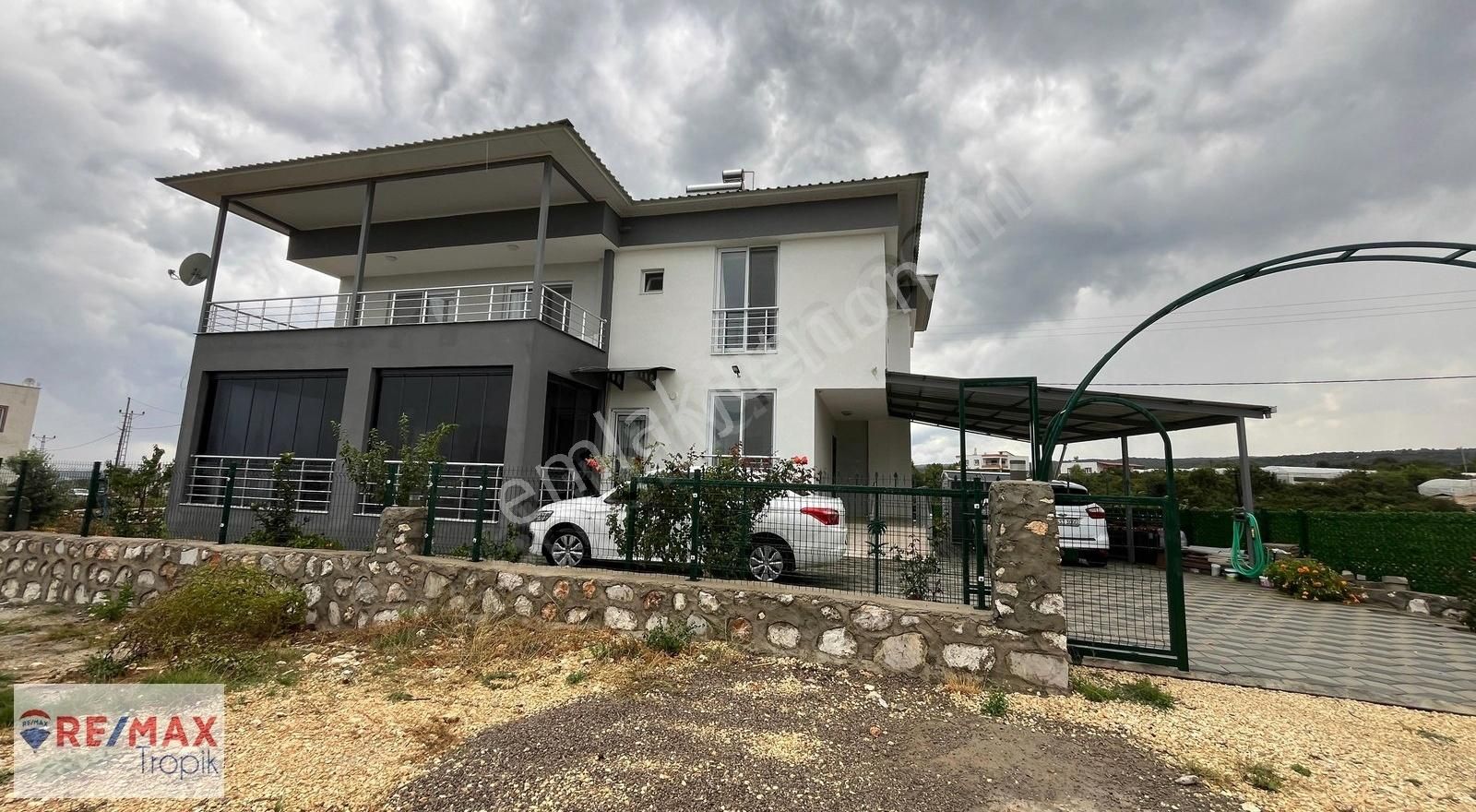 Erdemli Arslanlı Satılık Villa REMAX TROPİK'TEN ASLANLI'DA DENİZ MANZARALI DUBLEX 5+2 VİLLA