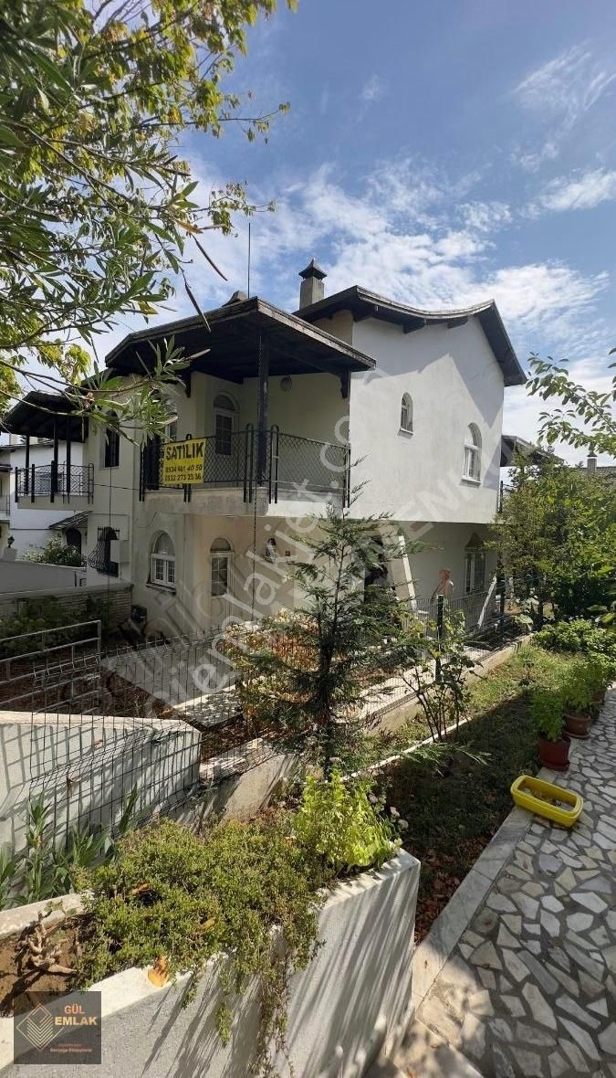 Silivri Cumhuriyet Satılık Villa Silivri Deniz Tarafında Bahçeli Satılık 4+1 Villa