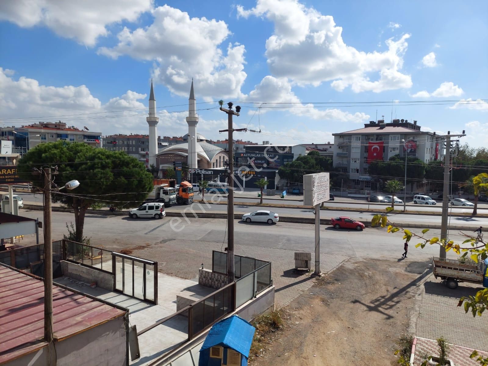 Menderes Karakuyu Satılık Bina  BULUR'DAN MENDERES YOLU ÜZERİ SATILIK KOMPLE BİNA