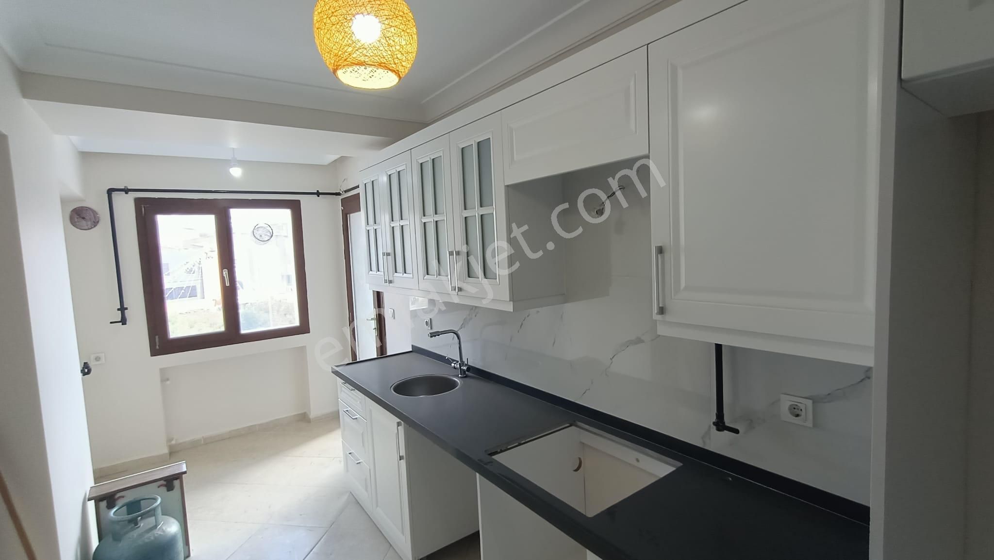 Karşıyaka Şemikler Satılık Daire  MERKEZİ KONUMDA GENİŞ 2+1 MASRAFSIZ LÜKS DAİRE