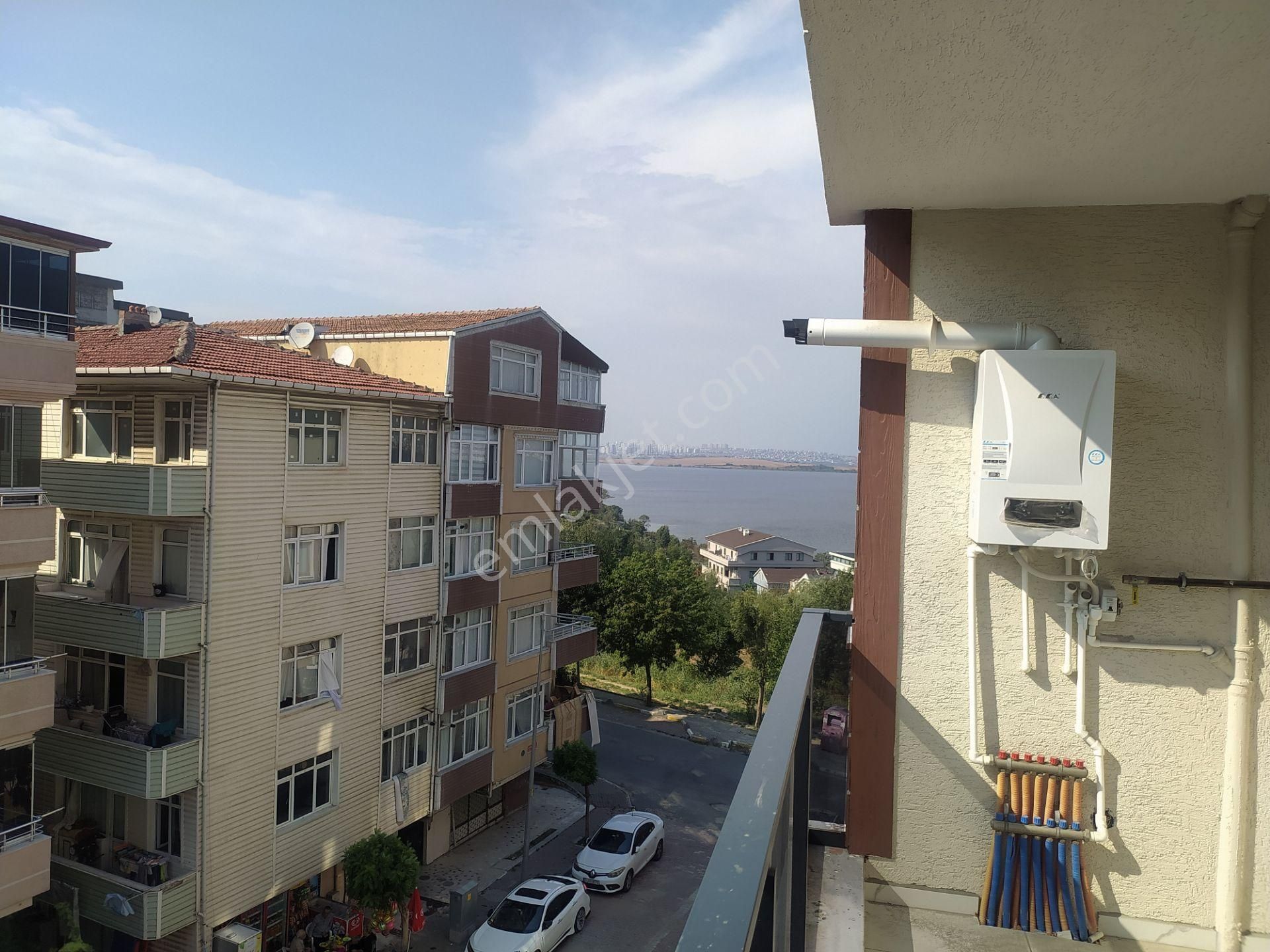 Avcılar Gümüşpala Hastaneye Yakın Kiralık Daire  KÖŞK EMLAKTAN KİRARLIK GÖL MANZARALI DAİRE