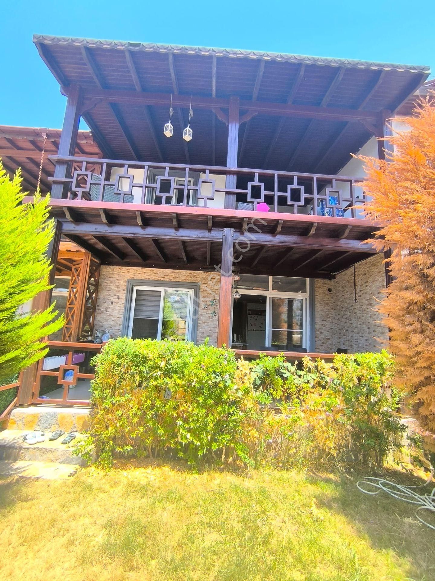 Milas Boğaziçi Satılık Villa  ZERGÜL SİTESİNDE EN ÖN SIRADA TADİLATI VE EŞYALARI YENİ