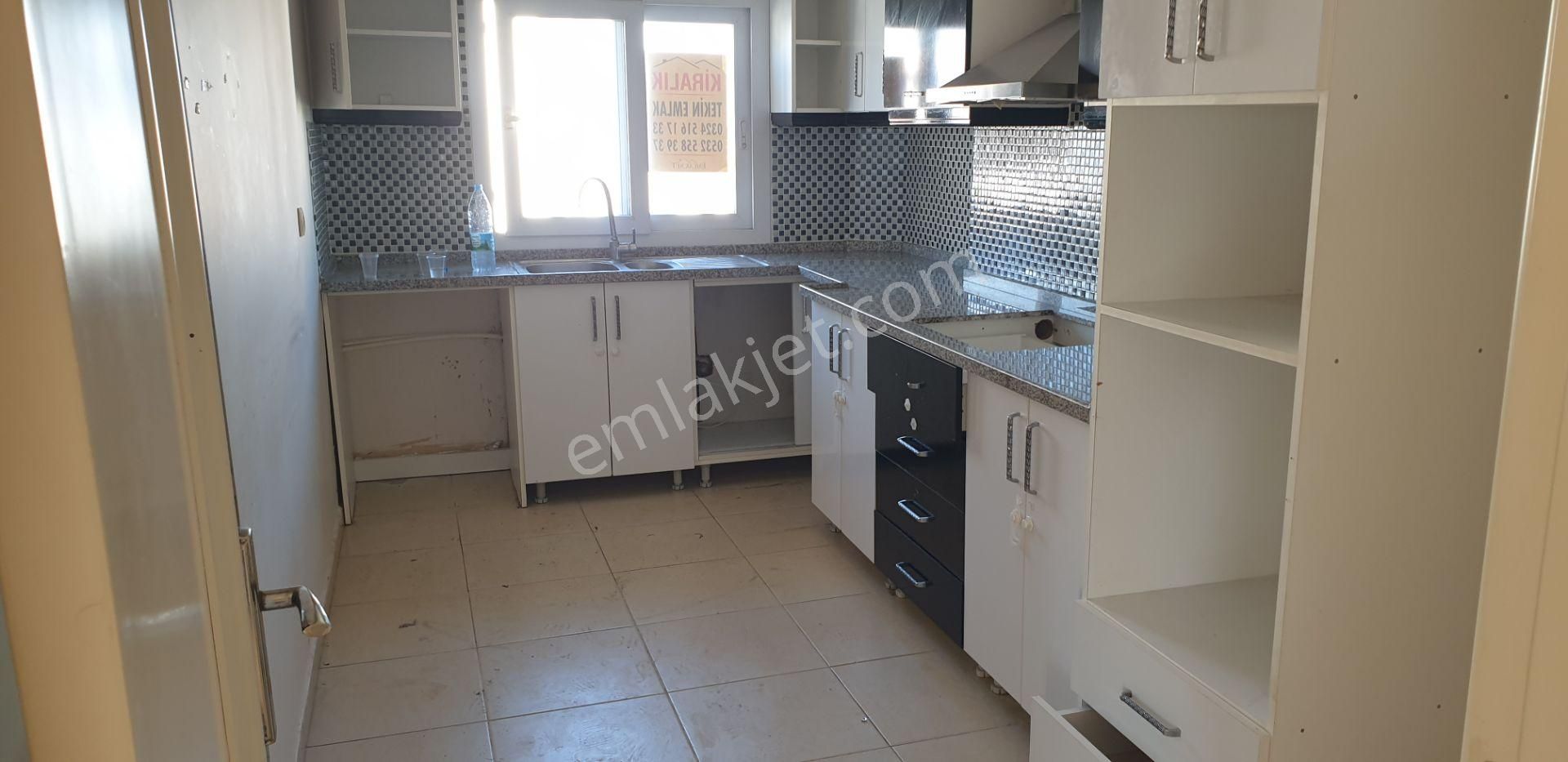 Erdemli Merkez Kiralık Daire  ERDEMLİ  MERKEZ   MAH  KİRALIK  3+1  DAİRE