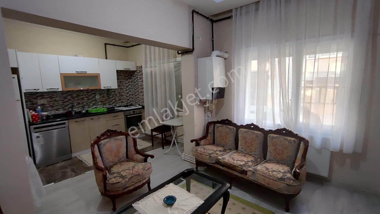 Balçova Eğitim Kiralık Daire  EĞİTİM MAHALLESİNDE 80M2 2+1 YÜKSEK GİRİŞ EŞYALI KİRALIK DAİRE