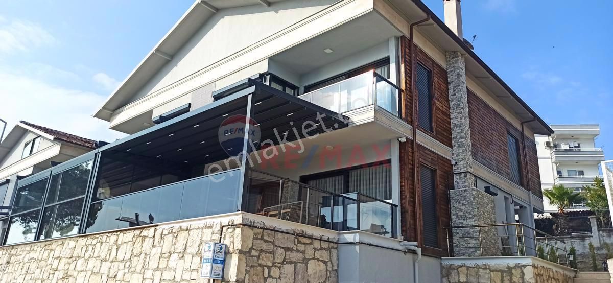 Kuşadası Kadınlar Denizi Satılık Villa KUŞADASI Kadınlar Denizinde,   SATILIK YENİ TRİPLEX Müstakil Villa.