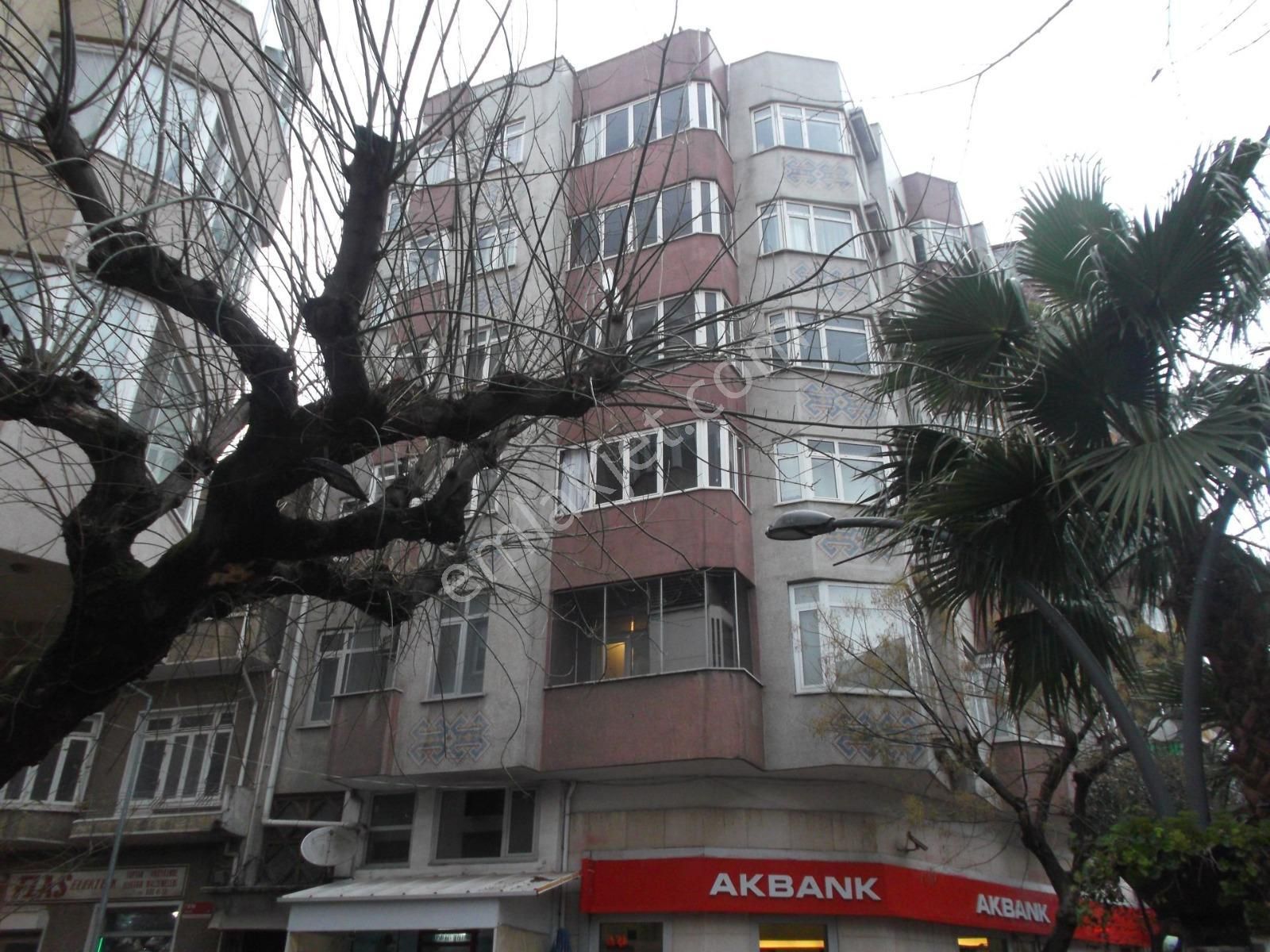 Erdek Yalı Satılık Daire  ERDEK MERKEZDE 135 M² SATILIK 3+1 DAİRE    S 2481