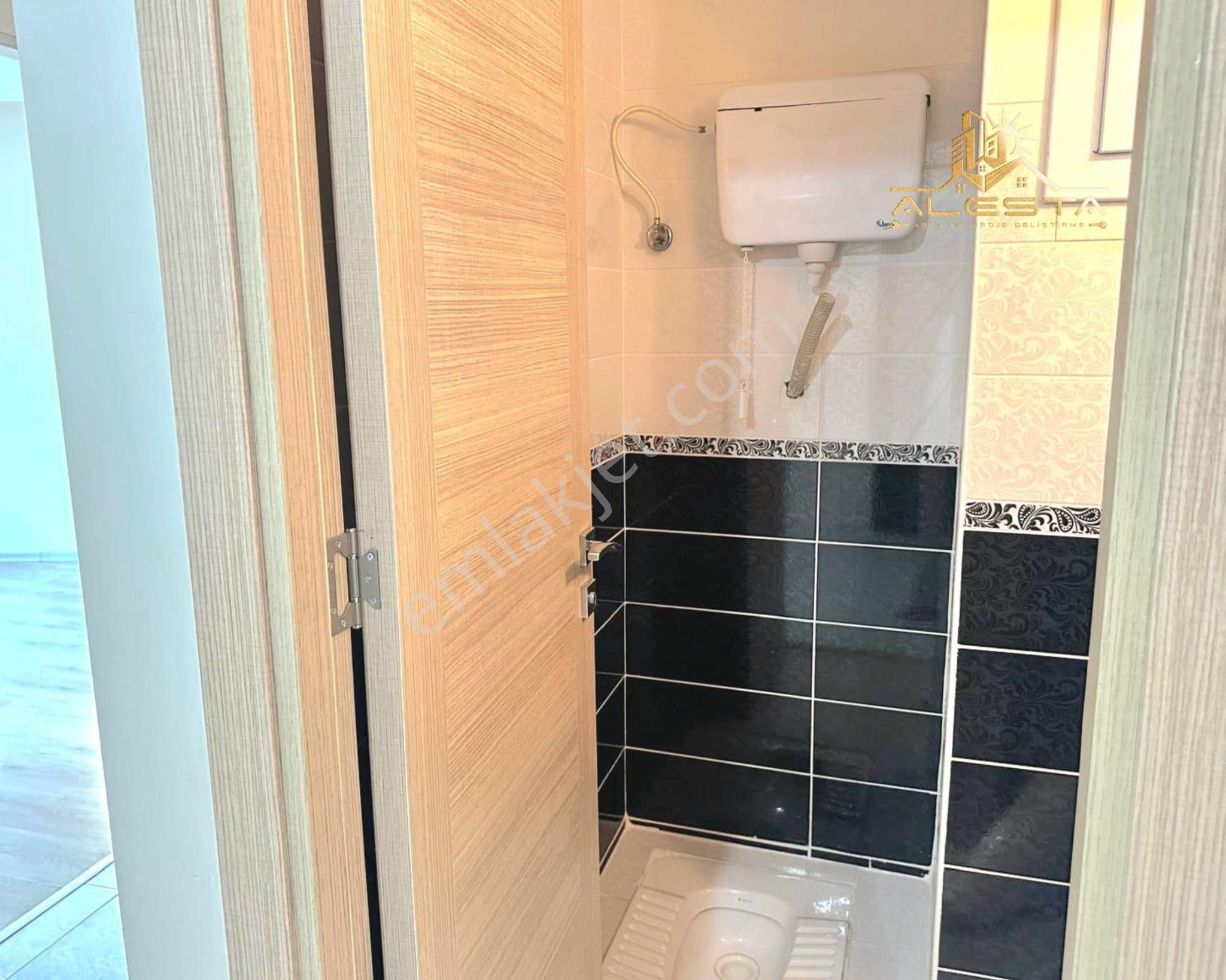 Bornova Kızılayda Satılık 120m2 3+1 Kapalı Mutfaklı Otoparklı Yeni Tadilatlı Ara Kat Daire - Görsel 18