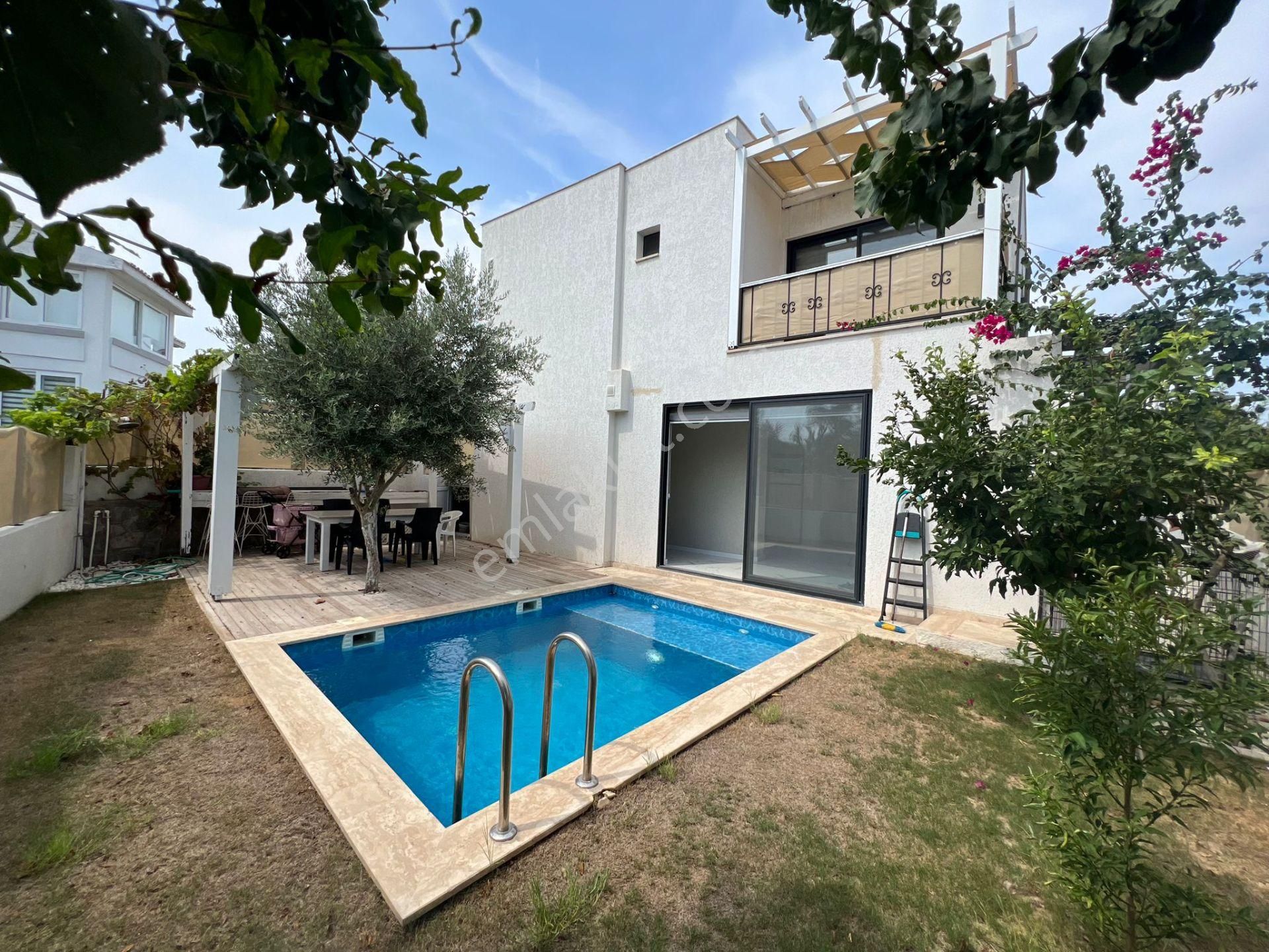 Bodrum Yalıkavak Satılık Villa  Yalıkavak’ta Satılık Merkezi Konumda 3+1 Tam Müstakil Villa