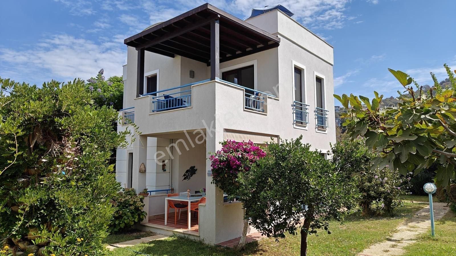 Bodrum Yalıkavak Satılık Villa Bodrum Yalıkavak Kalbinde Ortak Havuzlu Müstakil 3+1 Villa