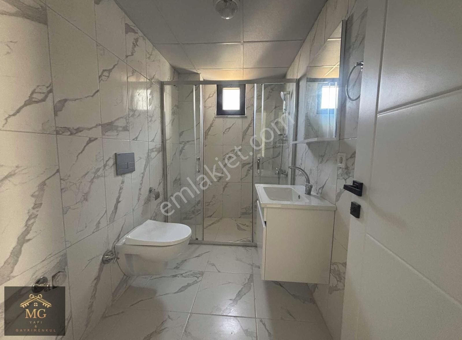 Akyazı Yeni Kiralık Daire Mg Emlaktan Eşyalı Kiralık Daire