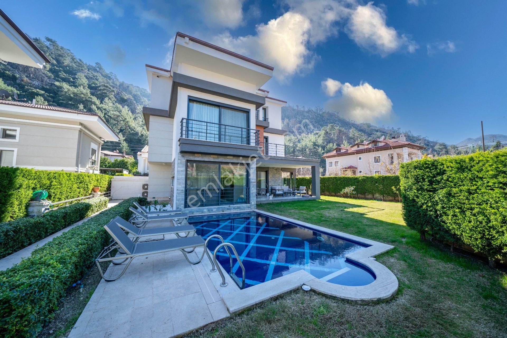 Marmaris İçmeler Satılık Villa  MARMARİS İÇMELERDE SATILIK 4+1 HAVUZLU VİLLA