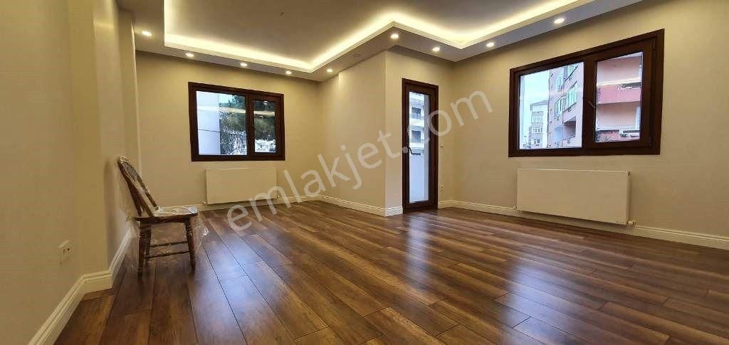 Kadıköy 19 Mayıs Satılık Daire  KOZYATAĞI TOKTAŞ SOKAKTA YATIRIMLIK FULL YAPILI BALKONLU