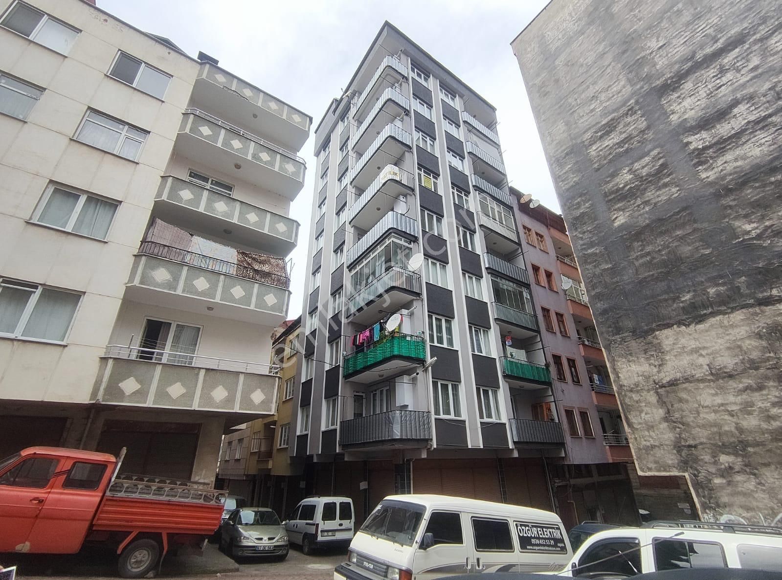 Akçaabat Dürbinar Satılık Daire  KAÇMAZ EMLAK'TAN AKÇAABAT MERKEZDE SATILIK DAİRE 