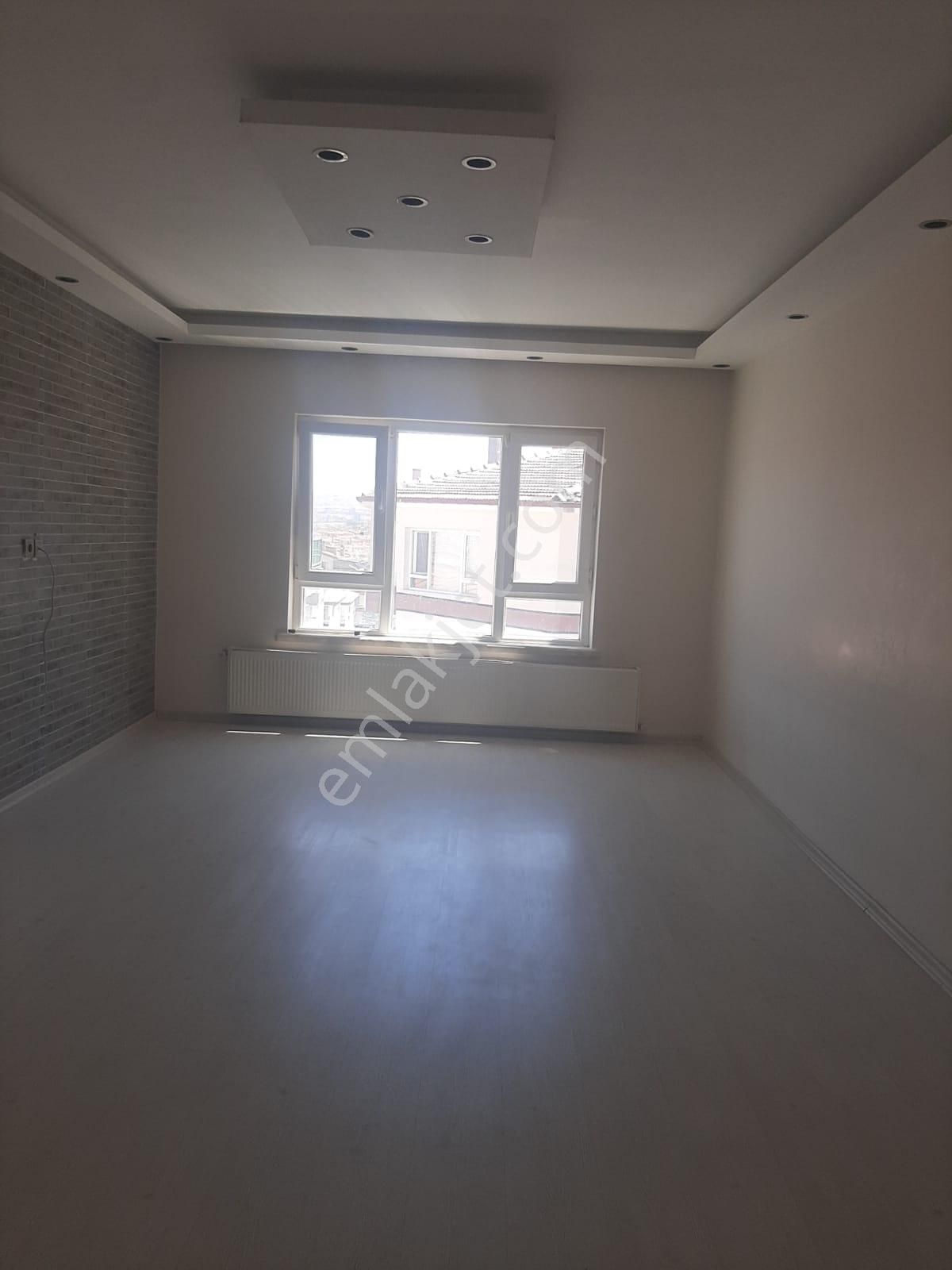 Mamak Çağlayan Kiralık Daire ÇAĞLAYAN'DA 120M2 3+1 FULL+FULL YAPILI ÇİFT BALKON ISI YALITIMLI OTOPARKLI 2. KAT KİRALIK DAİRE