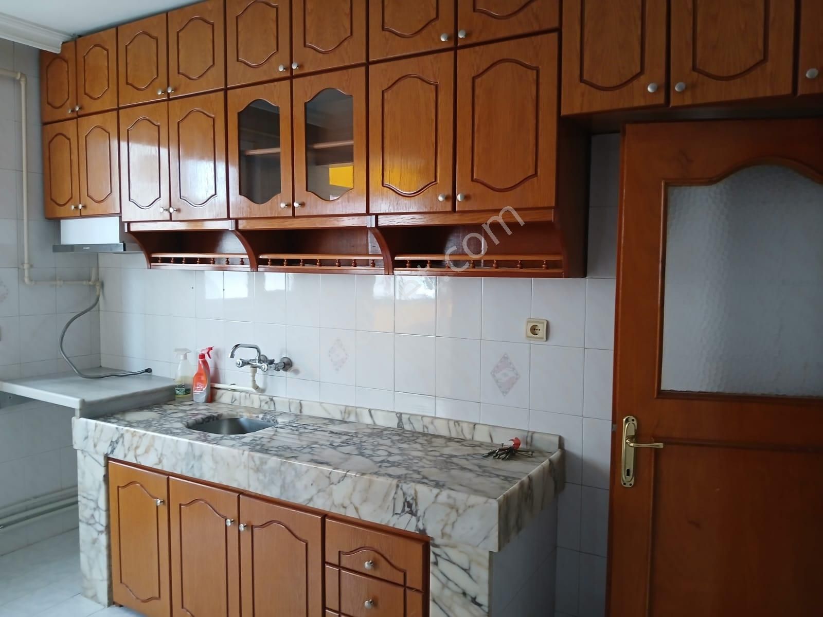 Küçükçekmece Halkalı Merkez Hastaneye Yakın Kiralık Daire  Kiralık 3+1 Daire