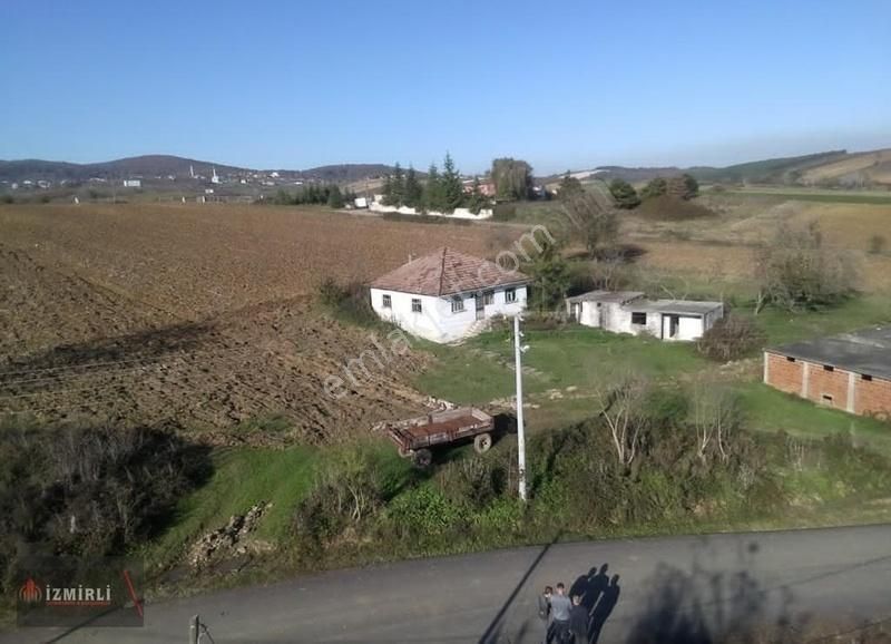 Söğütlü Fındıklı Satılık Villa İmarlı Söğütlü Fındıklı Köy Merkezinde Köy İçi İmar Bölgesinde 17180m2