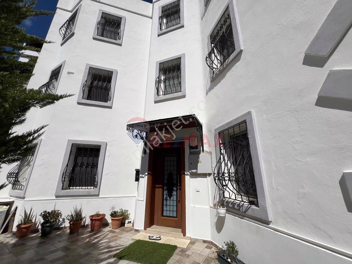 Bodrum Yokuşbaşı Satılık Müstakil Ev Bodrum Yokuşbaşı'nda Satılık 5+1 Müstakil Havuzlu Villa