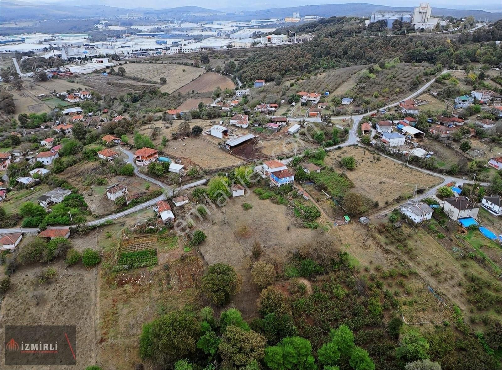 Söğütlü Soğucak Satılık Villa İmarlı Soğucak Mahallesinde %35 3 Kat İmarlı Osb Yakınında 4925m2