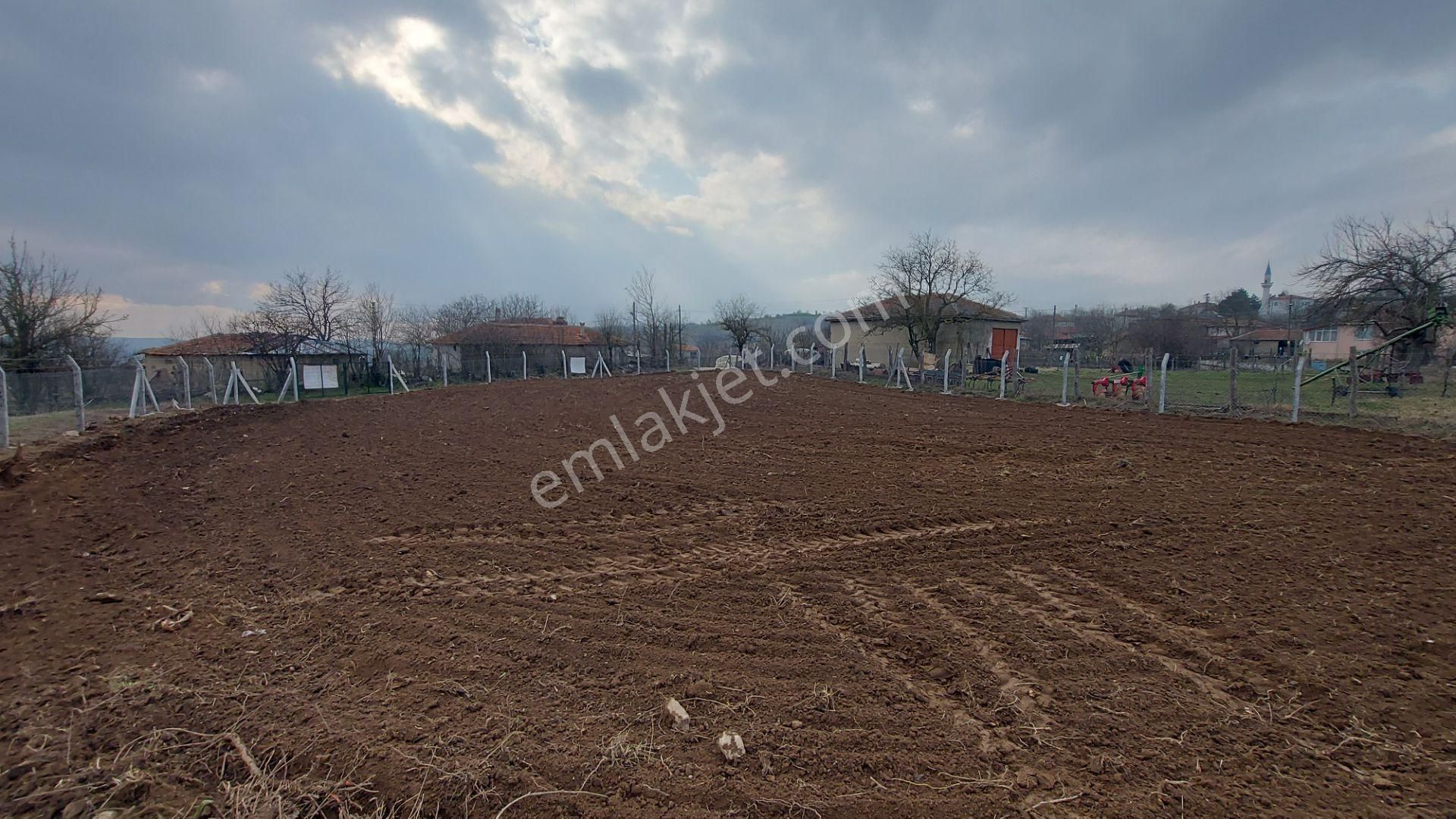 Kofçaz Ahmetler Köyü Satılık Konut İmarlı Köy İçi Tektapu Yola Cephe İmarlı İfrazlı Arsam Satılıktır