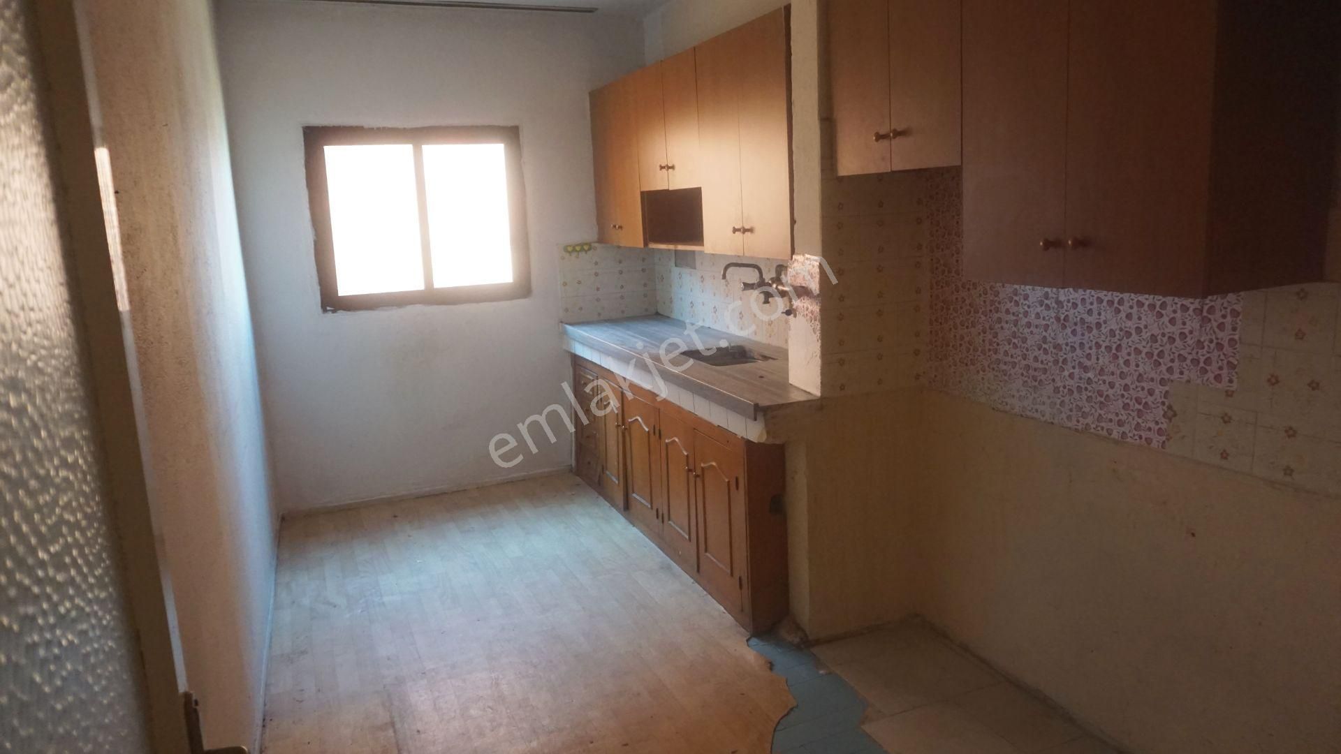 Çiğli Şirintepe Kiralık Daire Şirintepede Kiralık 3+1 Balkonlu Çiğli Serkan Emlak Dan