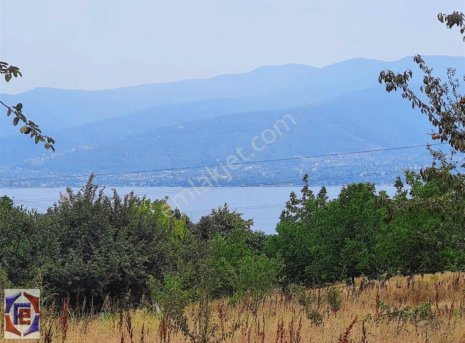 Kartepe Eşme Satılık Bağ & Bahçe Kartepe Eşme'de Göl Manzaralı 2540 m² Meyva Bahçesi